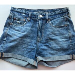 American Eagle Outfitters • Medium Wash Tomgirl Jean Shorts
